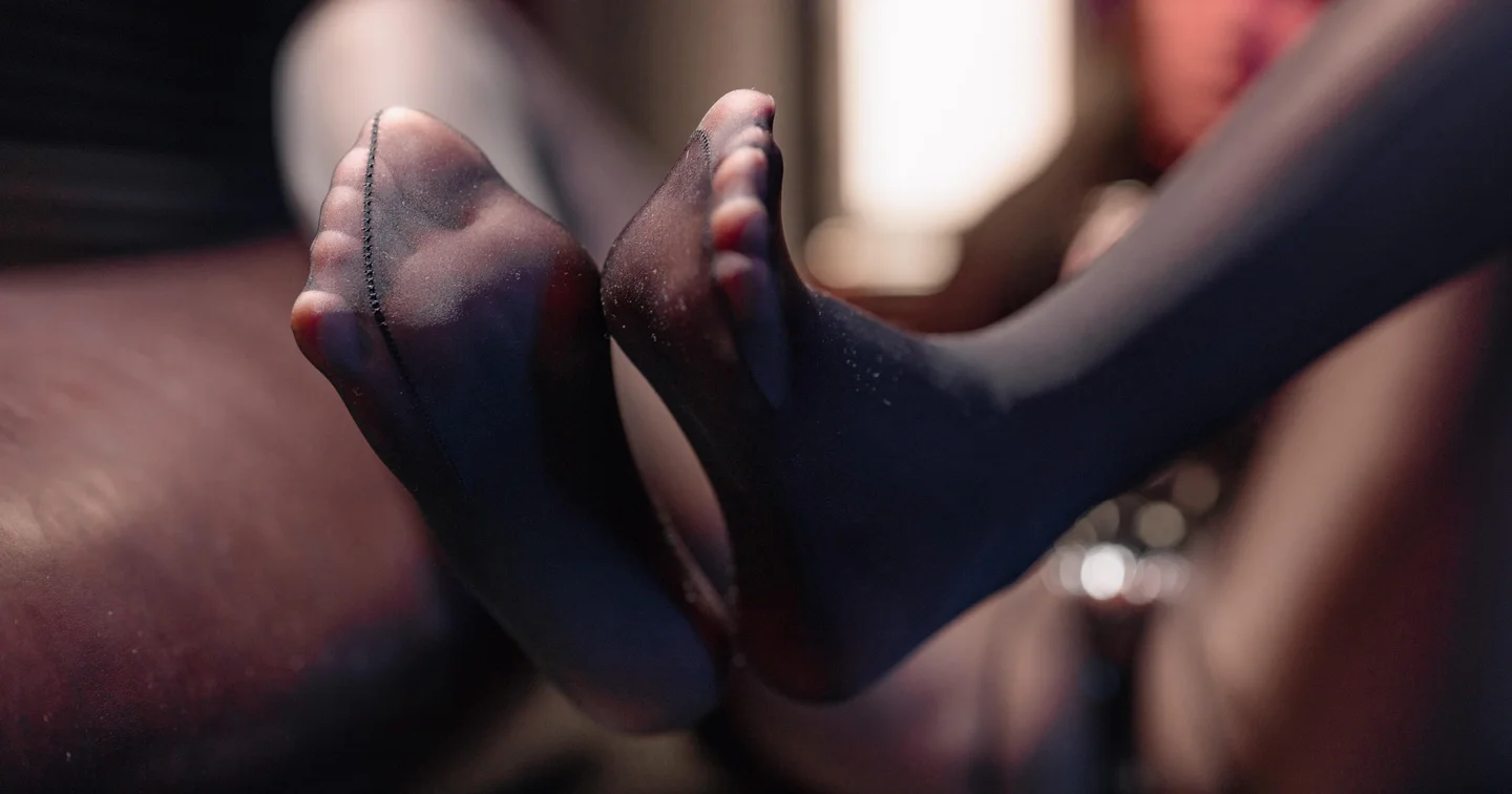 轩萧学姐 - No.080 黑丝通讯官 [60P-287MB] tg@simisebaisi 【丝足阁】053.webp